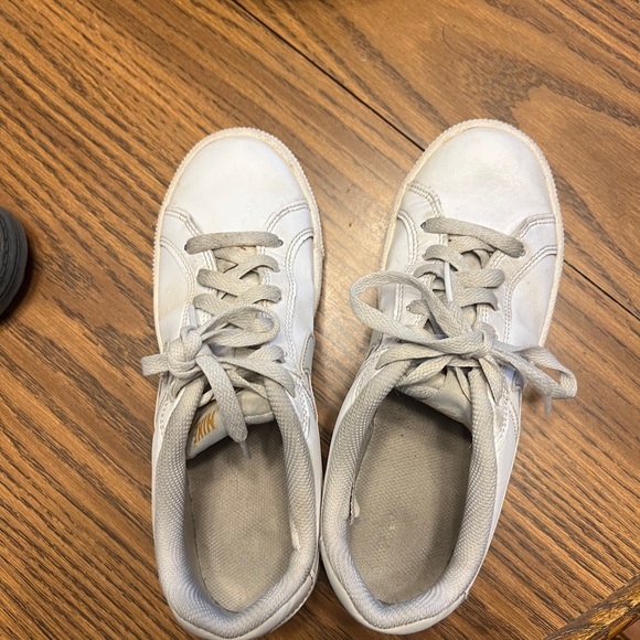 Nike Courts - Picture 4 of 4